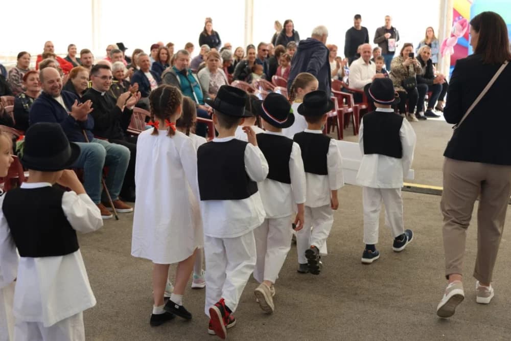 (VELIKA FOTOGALERIJA) Povorka koja je krasila ulice Velike: S ponosom predstavili tradiciju kraja iz kojeg dolaze
