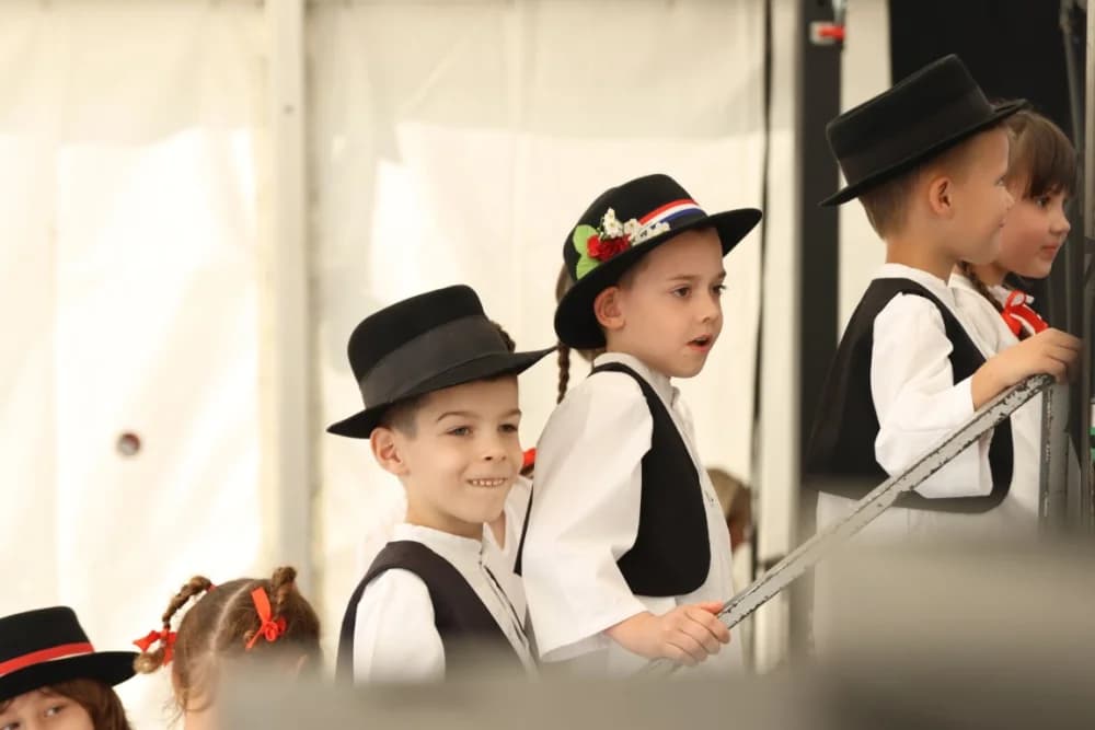 (VELIKA FOTOGALERIJA) Povorka koja je krasila ulice Velike: S ponosom predstavili tradiciju kraja iz kojeg dolaze