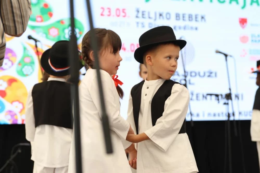 (VELIKA FOTOGALERIJA) Povorka koja je krasila ulice Velike: S ponosom predstavili tradiciju kraja iz kojeg dolaze