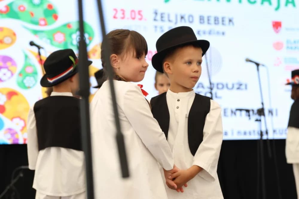 (VELIKA FOTOGALERIJA) Povorka koja je krasila ulice Velike: S ponosom predstavili tradiciju kraja iz kojeg dolaze