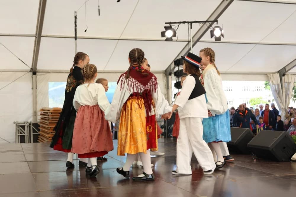 (VELIKA FOTOGALERIJA) Povorka koja je krasila ulice Velike: S ponosom predstavili tradiciju kraja iz kojeg dolaze