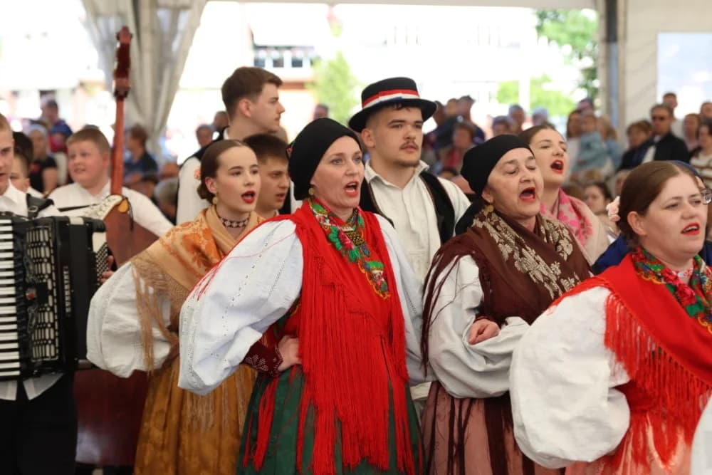 (VELIKA FOTOGALERIJA) Povorka koja je krasila ulice Velike: S ponosom predstavili tradiciju kraja iz kojeg dolaze
