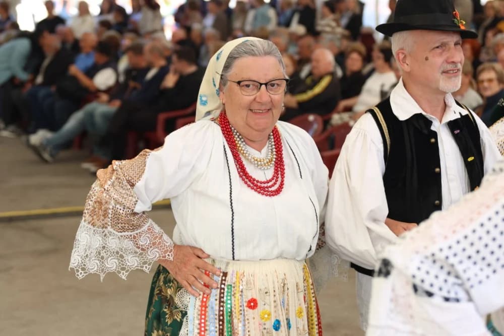 (VELIKA FOTOGALERIJA) Povorka koja je krasila ulice Velike: S ponosom predstavili tradiciju kraja iz kojeg dolaze