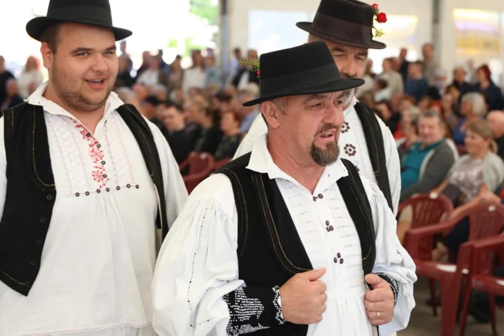 (VELIKA FOTOGALERIJA) Povorka koja je krasila ulice Velike: S ponosom predstavili tradiciju kraja iz kojeg dolaze
