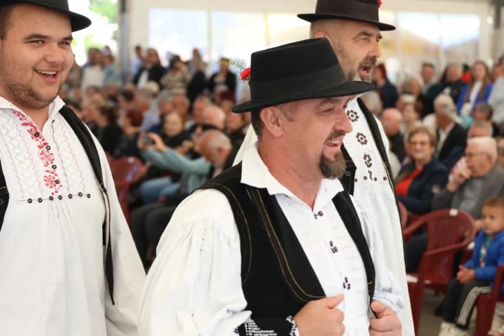 (VELIKA FOTOGALERIJA) Povorka koja je krasila ulice Velike: S ponosom predstavili tradiciju kraja iz kojeg dolaze