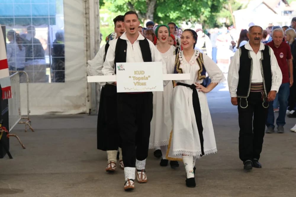 (VELIKA FOTOGALERIJA) Povorka koja je krasila ulice Velike: S ponosom predstavili tradiciju kraja iz kojeg dolaze