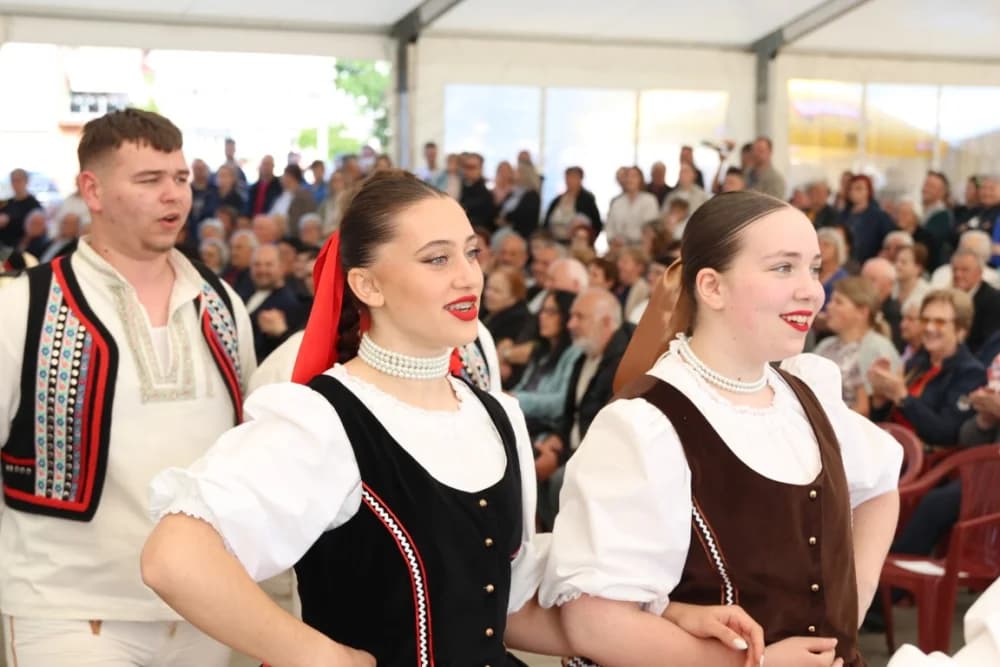 (VELIKA FOTOGALERIJA) Povorka koja je krasila ulice Velike: S ponosom predstavili tradiciju kraja iz kojeg dolaze