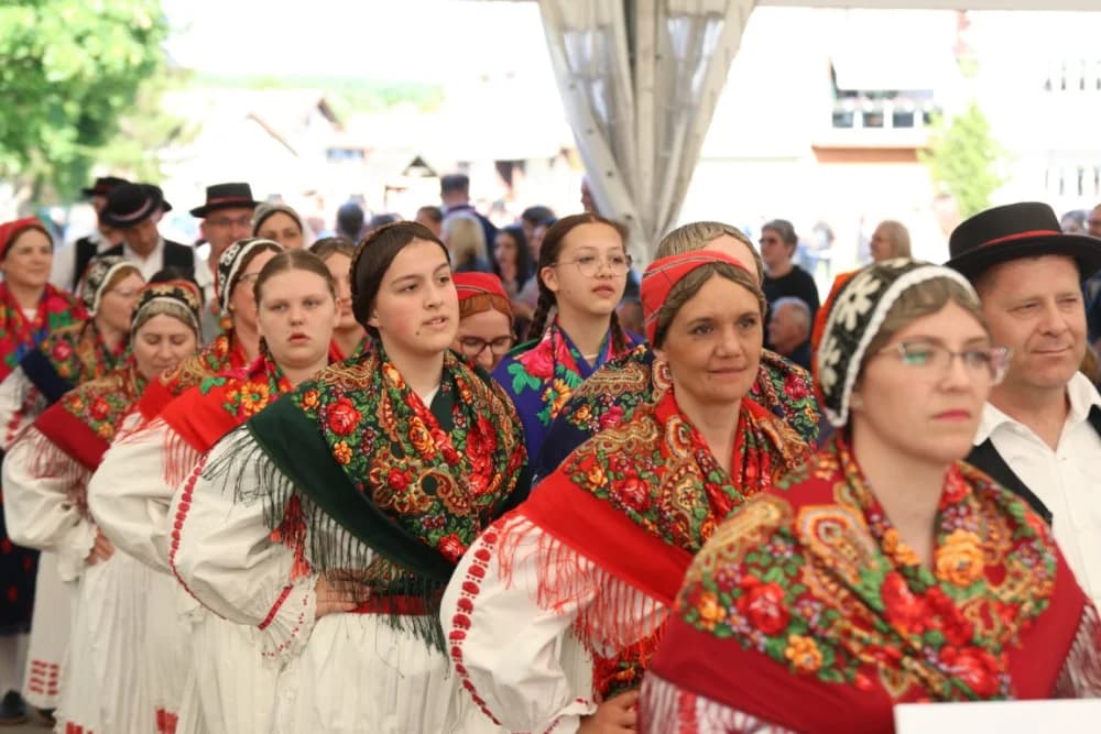 (VELIKA FOTOGALERIJA) Povorka koja je krasila ulice Velike: S ponosom predstavili tradiciju kraja iz kojeg dolaze