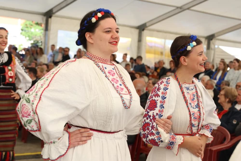 (VELIKA FOTOGALERIJA) Povorka koja je krasila ulice Velike: S ponosom predstavili tradiciju kraja iz kojeg dolaze