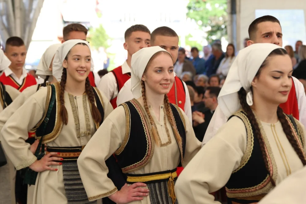 (VELIKA FOTOGALERIJA) Povorka koja je krasila ulice Velike: S ponosom predstavili tradiciju kraja iz kojeg dolaze