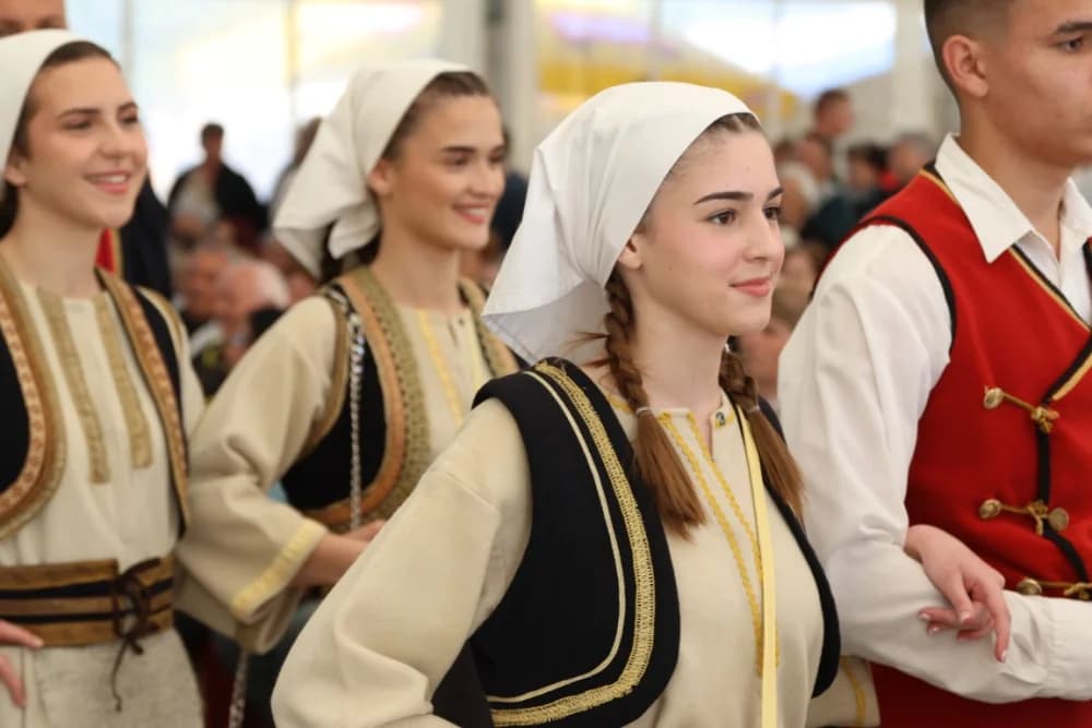 (VELIKA FOTOGALERIJA) Povorka koja je krasila ulice Velike: S ponosom predstavili tradiciju kraja iz kojeg dolaze