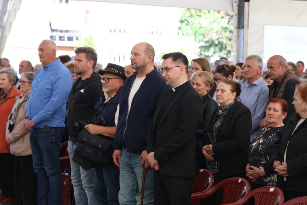 (VELIKA FOTOGALERIJA) Povorka koja je krasila ulice Velike: S ponosom predstavili tradiciju kraja iz kojeg dolaze