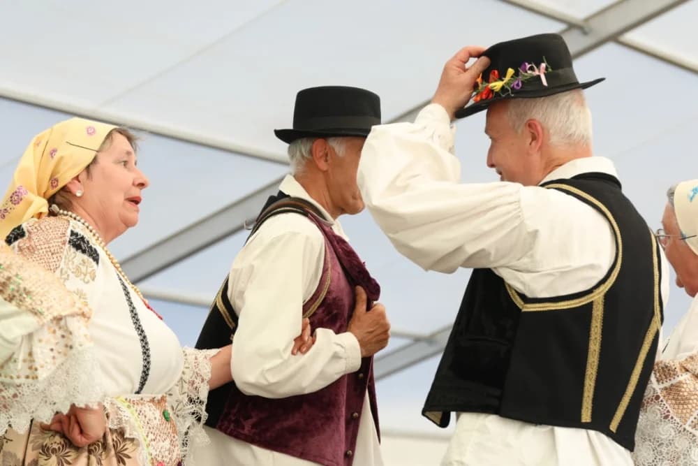 (VELIKA FOTOGALERIJA) Povorka koja je krasila ulice Velike: S ponosom predstavili tradiciju kraja iz kojeg dolaze