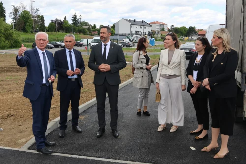 Ministar Glavina posjetio Požegu i obišao aktualne projekte iz područja sporta i turizma