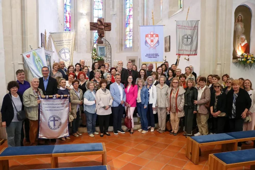 Biskupijsko hodočašće zdravstvenih djelatnika Gospi Voćinskoj