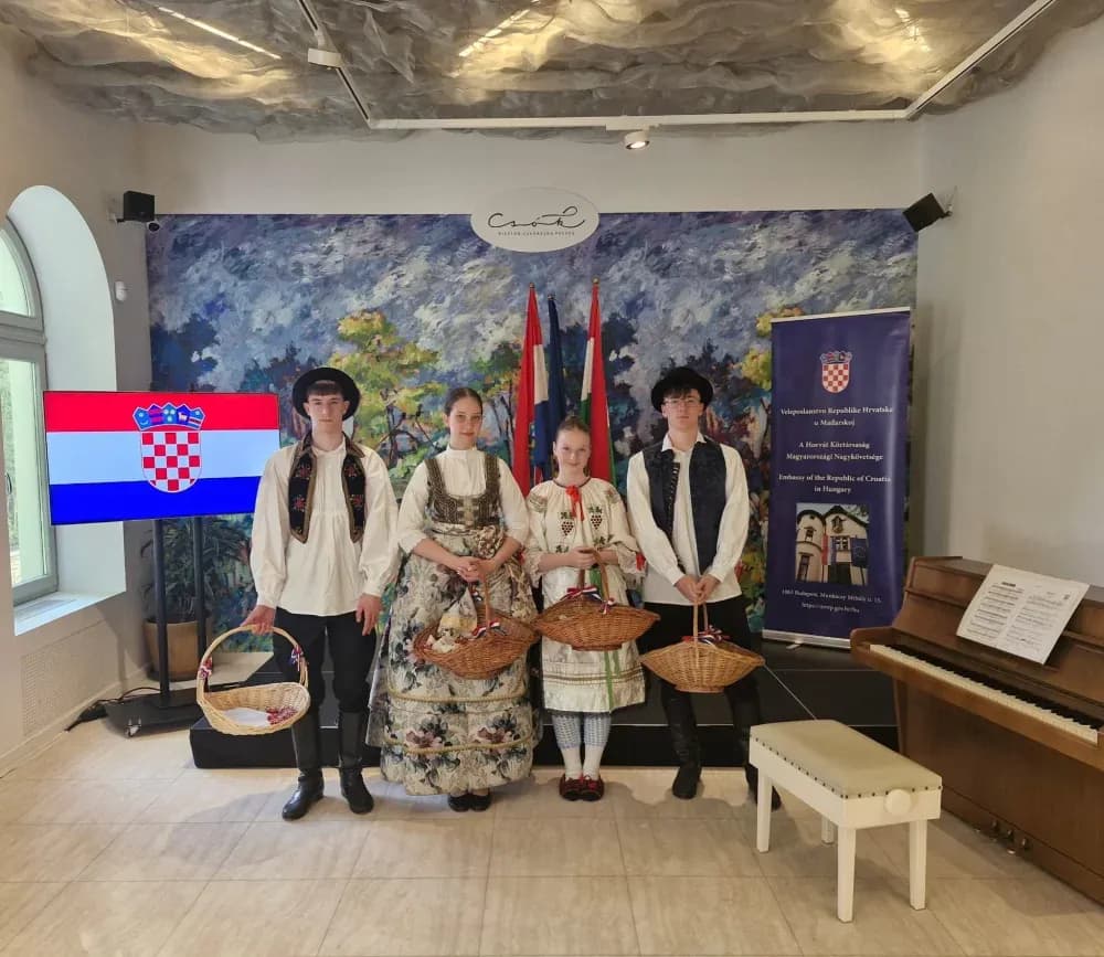Predstavljeni fakultetski studiji i Akademska vina Zlatne doline povodom Dana državnosti u Budimpešti