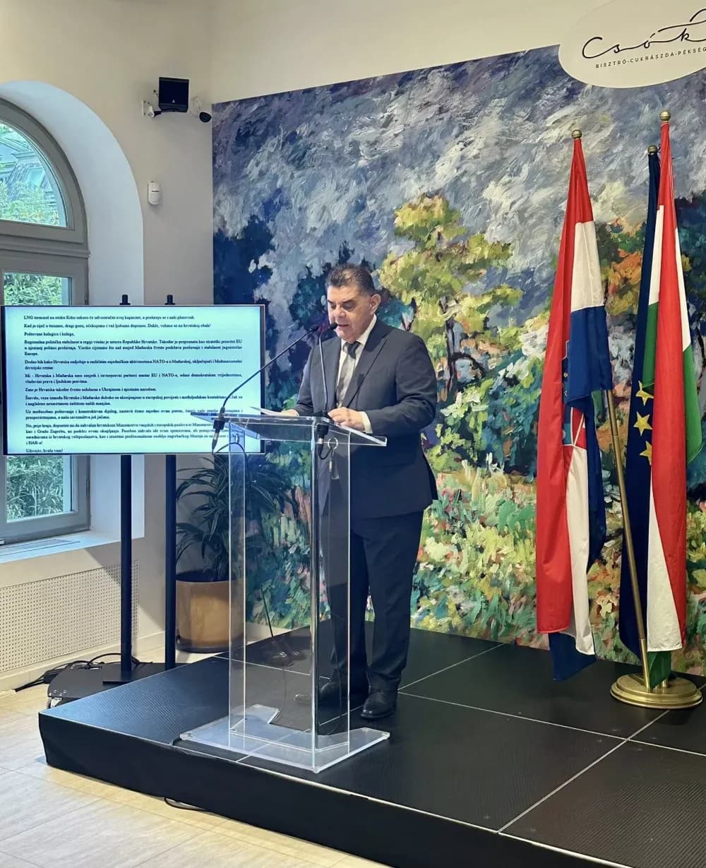 Predstavljeni fakultetski studiji i Akademska vina Zlatne doline povodom Dana državnosti u Budimpešti