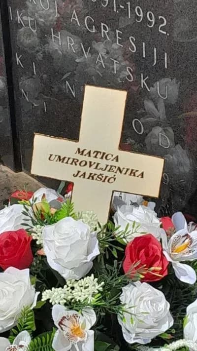 MATICA UMIROVLJENIKA OPĆINE JAKŠIĆ: U Škabrnji polaganjem vijenca odali počast žrtvama iz Domovinskog rata