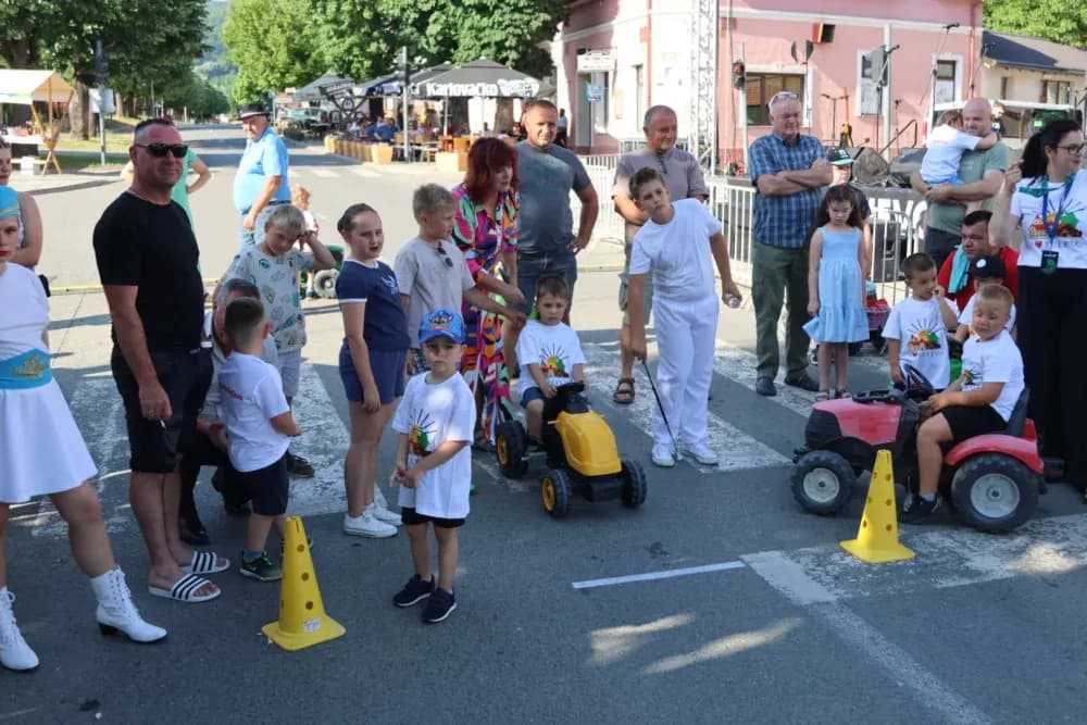 Najbrži traktorist Matej Vulinović na ovogodišnjoj utrci u sklopu Festivala graševine u Kutjevu