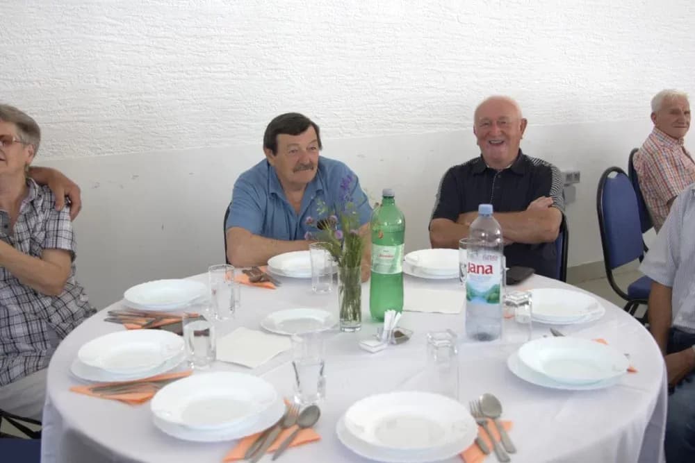 Pjevačka skupina veličkih umirovljenika Ledena berba proslavila 20 godina rada