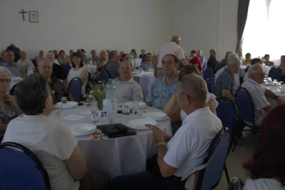 Pjevačka skupina veličkih umirovljenika Ledena berba proslavila 20 godina rada