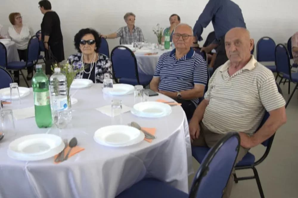 Pjevačka skupina veličkih umirovljenika Ledena berba proslavila 20 godina rada