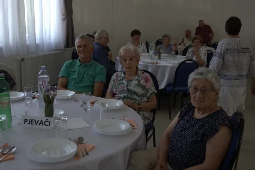 Pjevačka skupina veličkih umirovljenika Ledena berba proslavila 20 godina rada