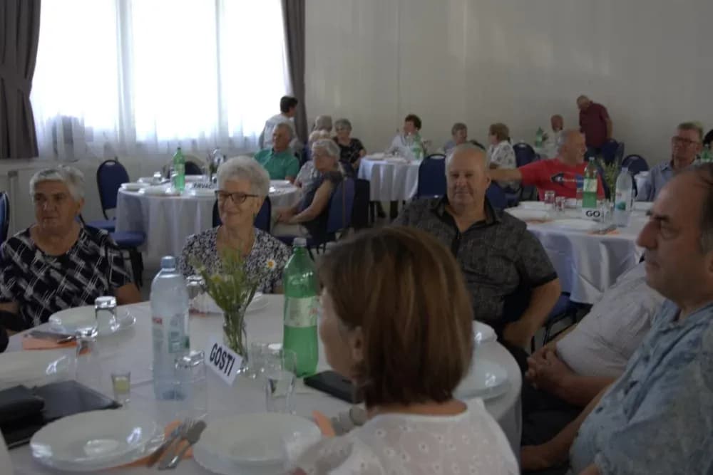 Pjevačka skupina veličkih umirovljenika Ledena berba proslavila 20 godina rada