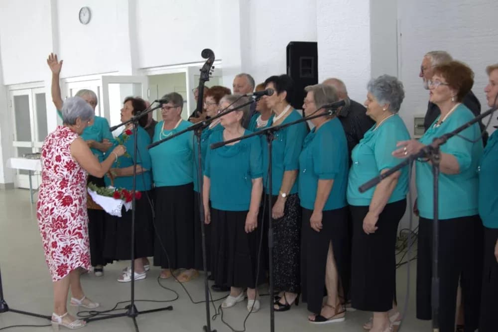 Pjevačka skupina veličkih umirovljenika Ledena berba proslavila 20 godina rada