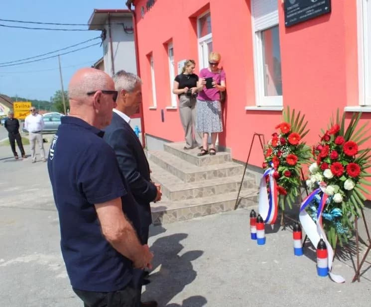 ČAST HEROJU DOMOVINSKOG RATA:  U Buku otkrivena spomen-ploča hrvatskom branitelju Tomi Periću