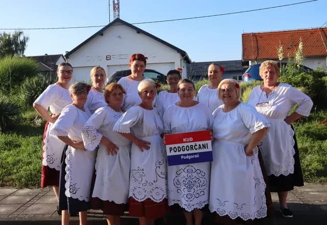 Brestovačka smotra folklora po 15. puta – nastupilo pet skupina iz naše zemlje
