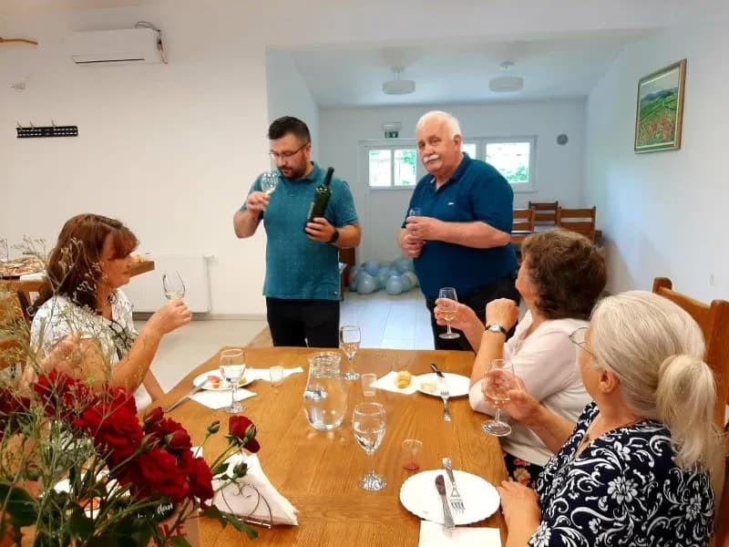 ŽUPANIJSKA UDRUGA „MATKO PEIĆ“: U Pleternici i Požegi ugostili svoje prijatelje iz Surčina