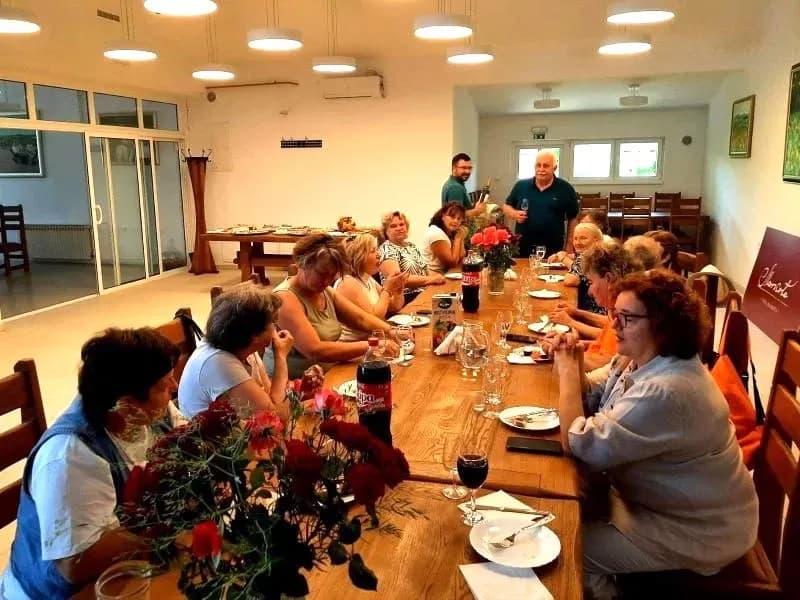ŽUPANIJSKA UDRUGA „MATKO PEIĆ“: U Pleternici i Požegi ugostili svoje prijatelje iz Surčina