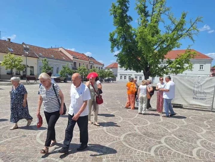 ŽUPANIJSKA UDRUGA „MATKO PEIĆ“: U Pleternici i Požegi ugostili svoje prijatelje iz Surčina