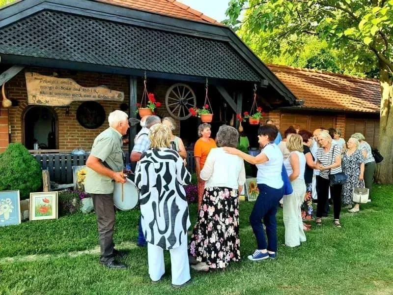 ŽUPANIJSKA UDRUGA „MATKO PEIĆ“: U Pleternici i Požegi ugostili svoje prijatelje iz Surčina