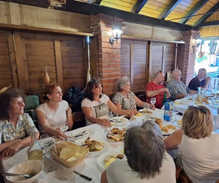 ŽUPANIJSKA UDRUGA „MATKO PEIĆ“: U Pleternici i Požegi ugostili svoje prijatelje iz Surčina