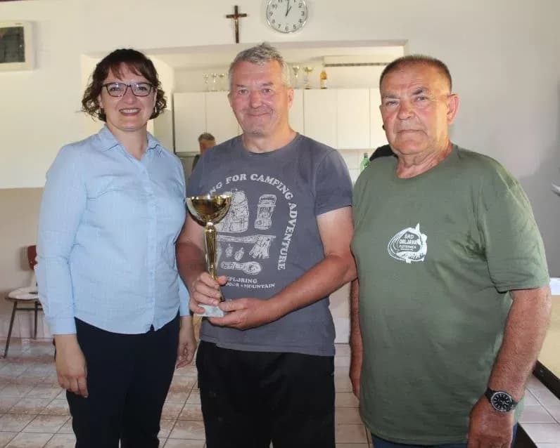 RIBIČKI KUP GRADA PLETERNICE: Ekipni pobjednik Športsko-ribolovna udruga „Šaran“ iz Stare Gradiške