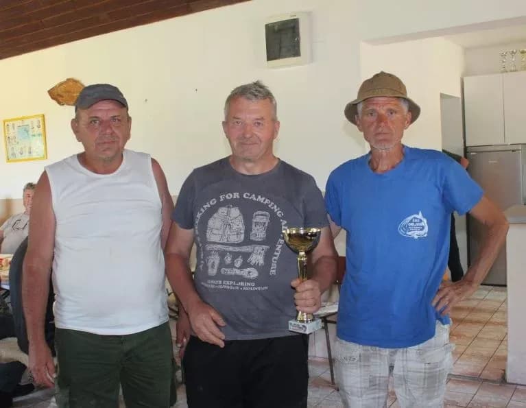 RIBIČKI KUP GRADA PLETERNICE: Ekipni pobjednik Športsko-ribolovna udruga „Šaran“ iz Stare Gradiške
