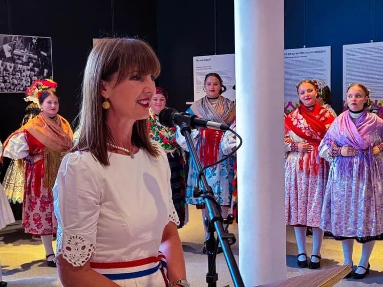 O NARODNIM NOŠNJAMA ŠOKACA U PANONIJI: U Muzeju bećarca otvorena izložba “Kad se spremim i malo naredim”