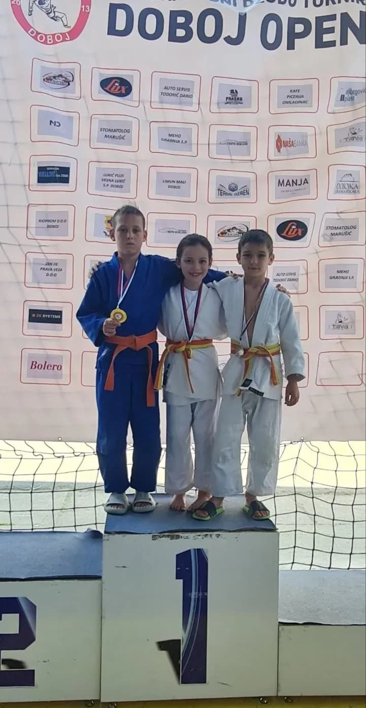 Dva zlata i tri bronce požeškim judašima u Doboju