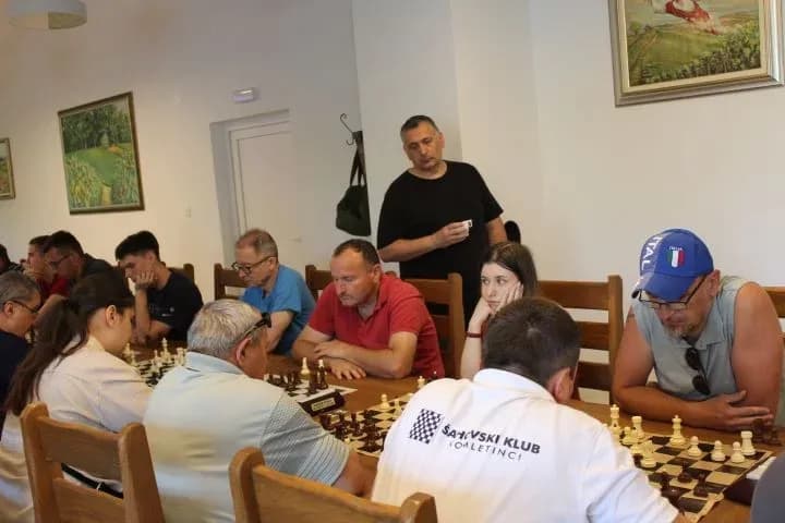 ŠAHOVSKI TURNIR „LIDAS 2025“: Pobjednički pehar osvojio novosadski velemajstor Siniša Dražić