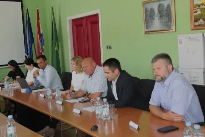 KONSTITUIRAJUĆA SJEDNICA PLETERNIČKOG GRADSKOG VIJEĆA: Novi predsjednik Domagoj Katić, a potpredsjednici Marko Markota i Marko Vidakušić