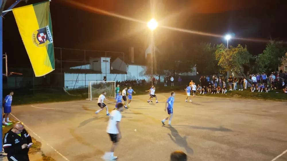 Noćni malonogometni turnir u Zagrađu