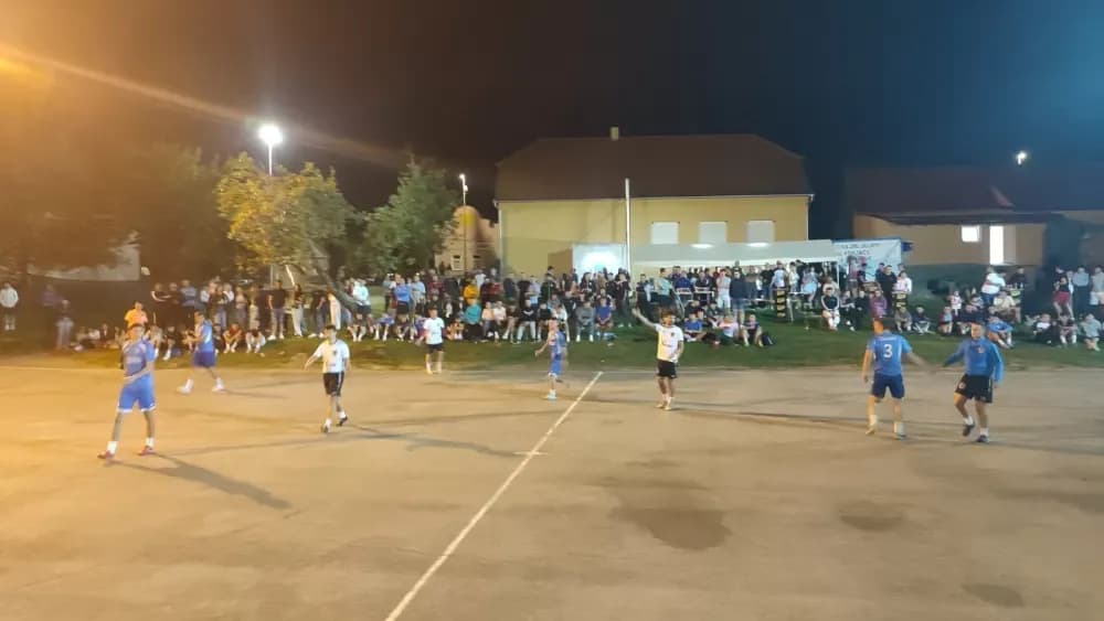 Noćni malonogometni turnir u Zagrađu