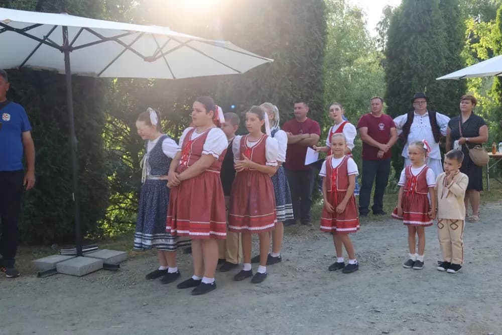 Običaji Slovaka sa dodatkom onih iz slavonskog kraja, te Čeha i Mađara