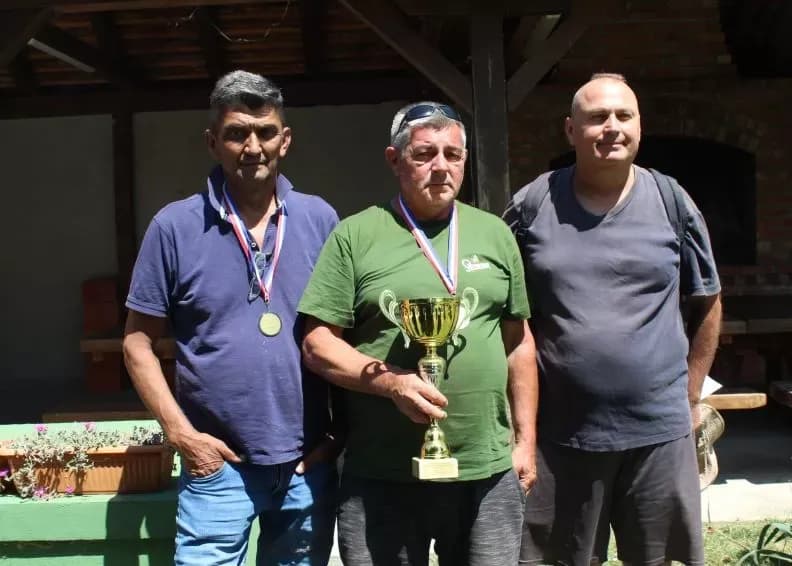 RIBIČKI KUP „VALLIS AUREA“ Ekipni pobjednik Ribolovna športska udruga „Udica“ iz Donjeg Miholjca