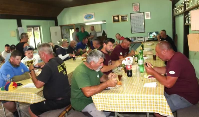 RIBIČKI KUP „VALLIS AUREA“ Ekipni pobjednik Ribolovna športska udruga „Udica“ iz Donjeg Miholjca