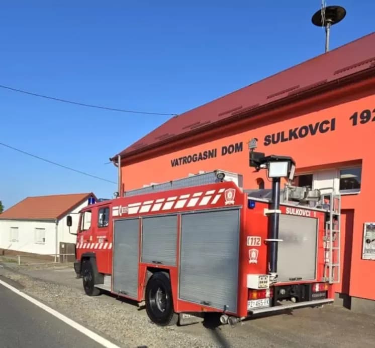 DOBROVOLJNO VATROGASNO DRUŠTVO SULKOVCI: Svečano posvećeno donirano vozilo