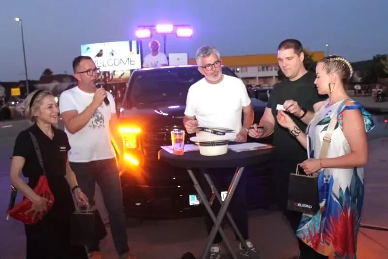 UOČI KONJIČKOG TURNIRA U PLETERNICI: Na Trgu bećarca obavljeno javno izvlačenje startnih brojeva
