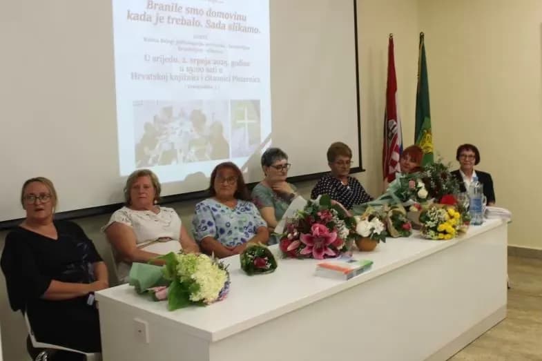 ŽENE SUDIONICE DOMOVINSKOG RATA: U Pleternici otvorena izložba slika braniteljica dragovoljki 123. brigade Hrvatske vojske